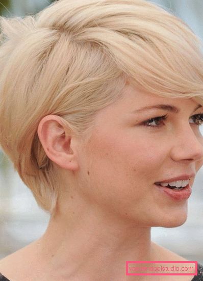 pixie fryzura zdjęcia blondynka