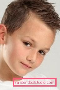 Strzyżenia dzieci dla chłopców ze szkół podstawowych