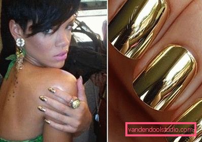Rihanna ze złotymi paznokciami