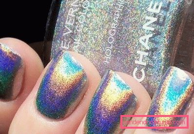opalizujący manicure według chanel
