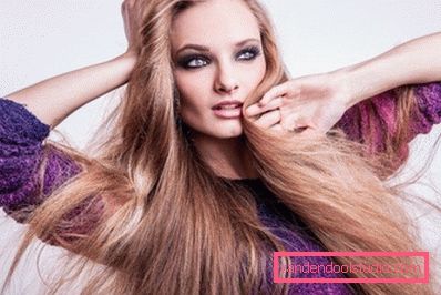 piękny model z blond włosami piękny model z blond włosami