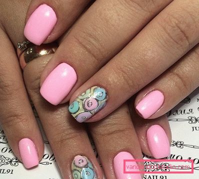 Piękny wiosenny manicure 2019-2020
