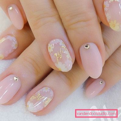 Piękny różowy manicure 2019-2020 rok