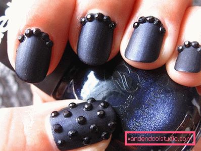 manicure księżycowy