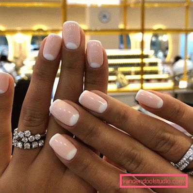 Niesamowity manicure księżycowy 2019-2020 na 15 najlepszych trendów