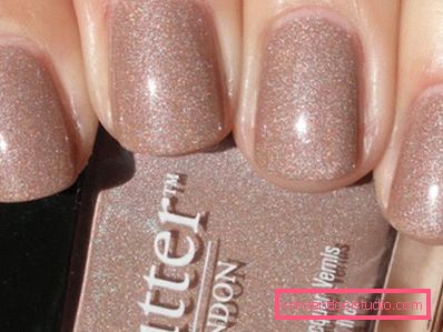 manicure do szkoły w pastelowych kolorach
