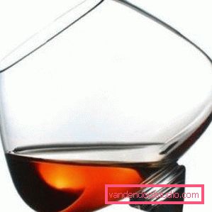 szklanka alkoholu
