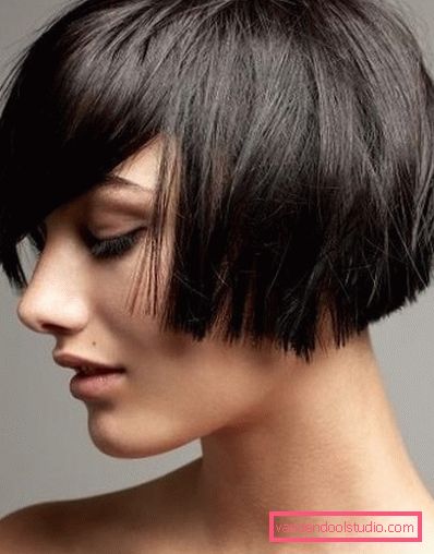 Modeluj kobiece fryzury na krótkie włosy Fryzura modelki