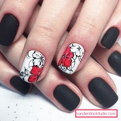 Modny czarny manicure