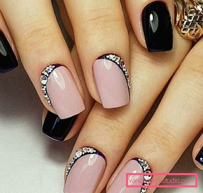 Modny czarny manicure