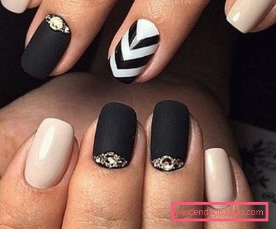 Modny czarny manicure