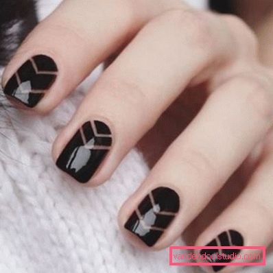 Modny czarny manicure
