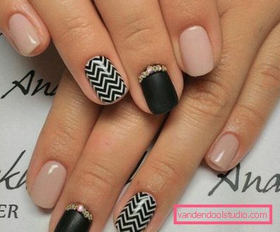 Modny czarny manicure
