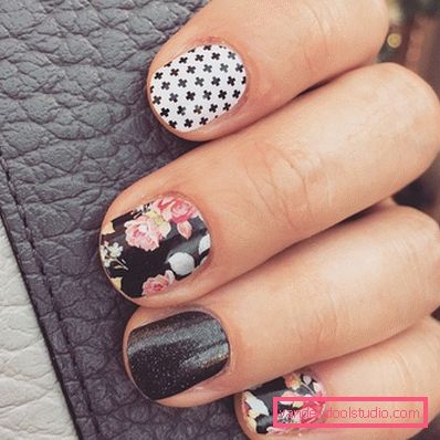 Modny czarny manicure