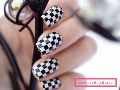 Stylowy geometryczny manicure 2019-2020 roku
