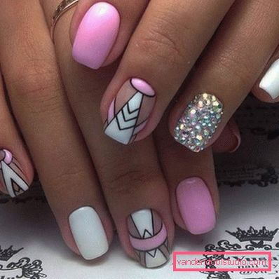 Stylowy geometryczny manicure 2019-2020 roku