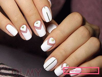 Niesamowity „nagi” manicure w stylu „negatywnej przestrzeni” 2019-2020