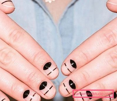 Niesamowity „nagi” manicure w stylu „negatywnej przestrzeni” 2019-2020