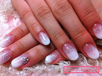 Wspaniały manicure z cyrkoniami 2019-2020