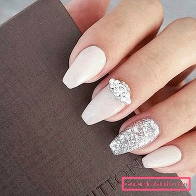Wspaniały manicure z cyrkoniami 2019-2020