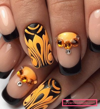 Wspaniały manicure z cyrkoniami 2019-2020