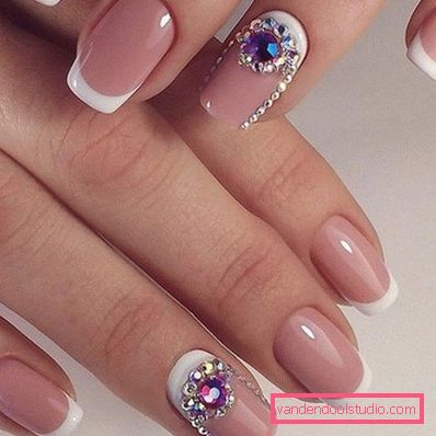 Wspaniały manicure z cyrkoniami 2019-2020