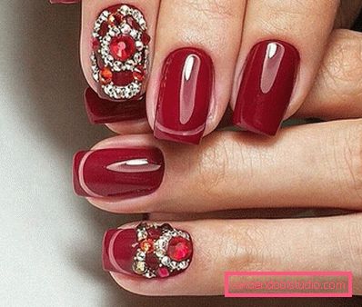 Wspaniały manicure z cyrkoniami 2019-2020