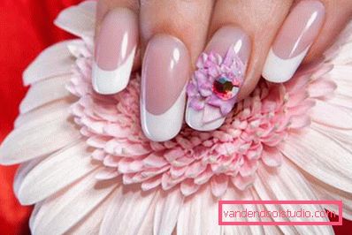 Wspaniały manicure z cyrkoniami 2019-2020