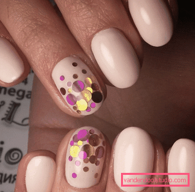 Delikatny pastelowy manicure 2019-2020 rok