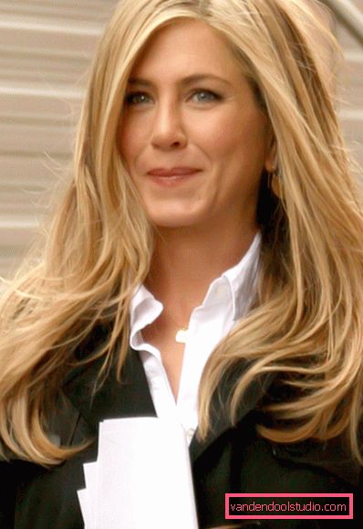 Fryzury Jennifer Aniston - stylowe wizerunki gwiazdy