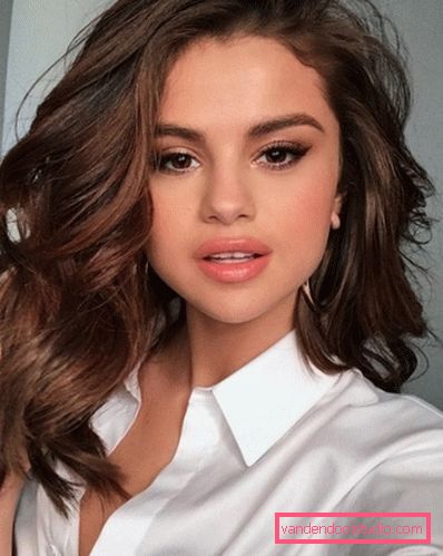Fryzury i fryzury Selena Gomez - najbardziej żywe obrazy