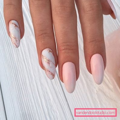 Delikatny lekki manicure 2019-2020