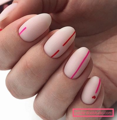 Delikatny lekki manicure 2019-2020