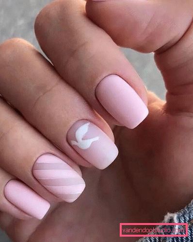 Delikatny lekki manicure 2019-2020