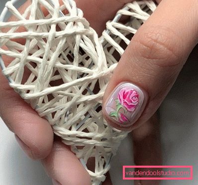 Manicure supernowe wiosna-lato 2019-2020 - trendy mody sezonowego wzornictwa paznokci