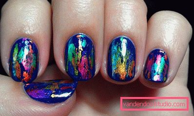 Genialny manicure z folią na lata 2019-2020