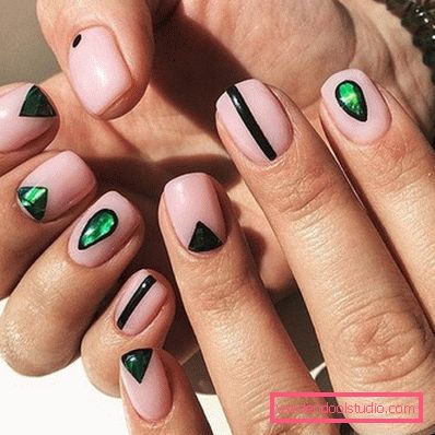 Genialny manicure z folią na lata 2019-2020
