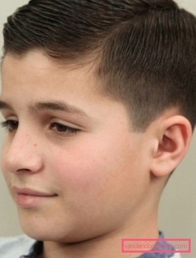 Opcje stylowych fryzur dla chłopców w 2019 roku